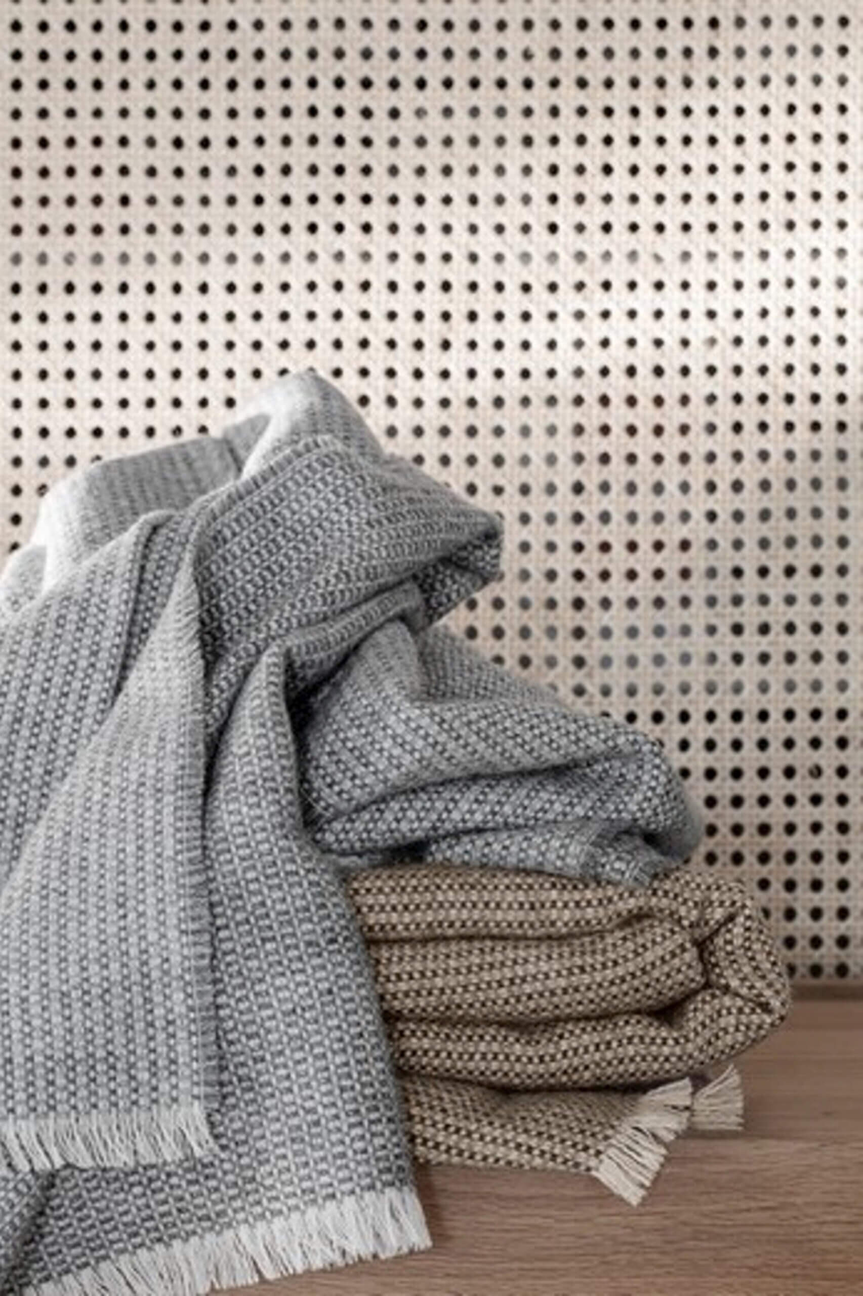 ELVANG BRICKS TEPPI Í LATTE