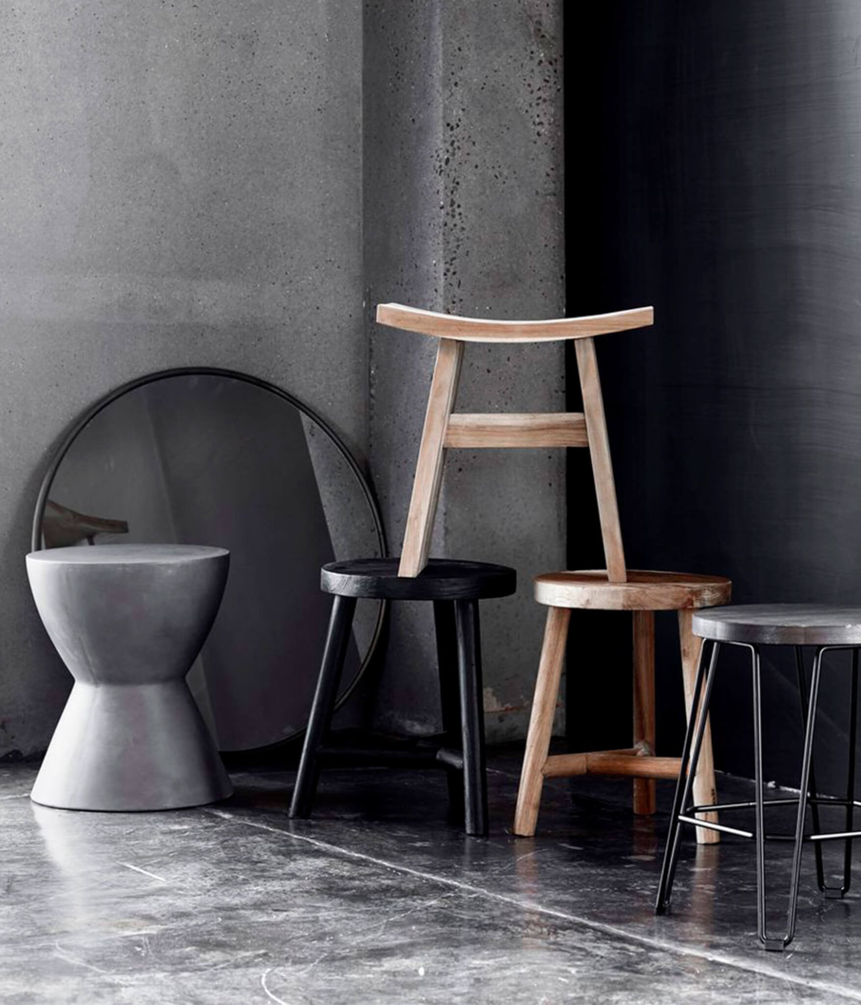 MUUBS COPENHAGEN VEGGSPEGILL ROUND L 110 cm