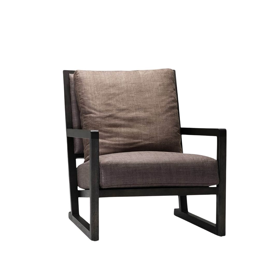 CAMERICH SIMON ARMSTÓLL Í ÁKLÆÐI