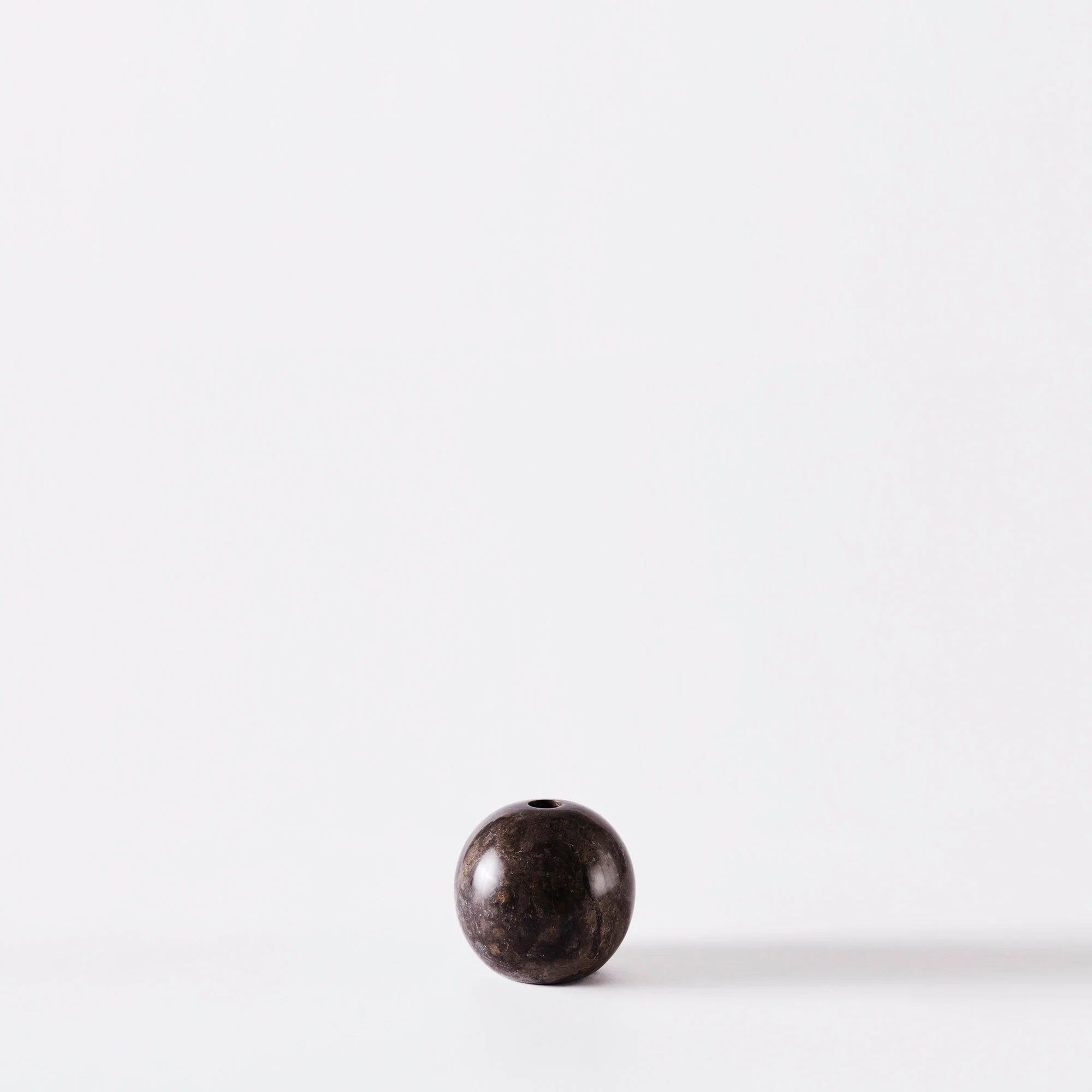 SPHERE KERTASTJAKI GREY 10 CM