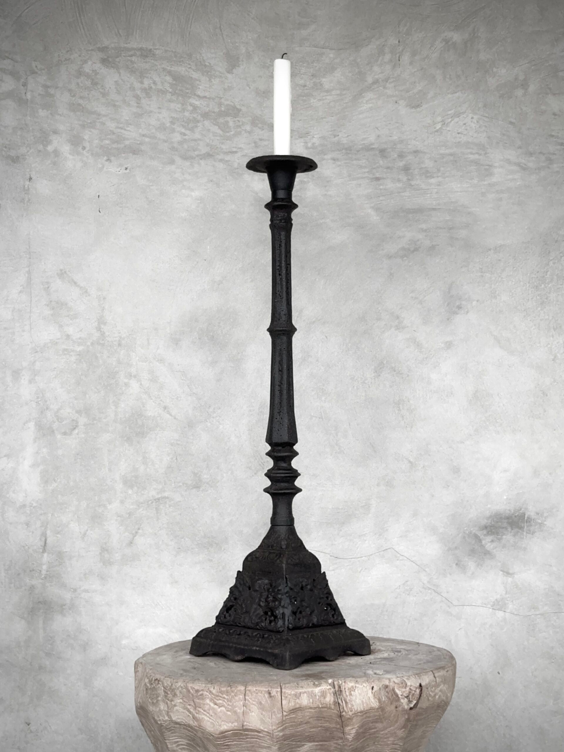 NOORI OBJECTS CHETAL KERTASTJAKI
