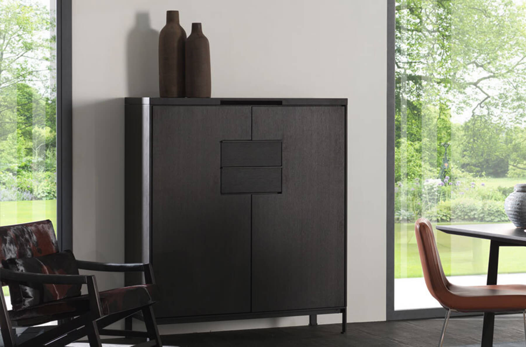 CAMERICH MAX SKÁPUR Í SVARGRÁRRI EIK