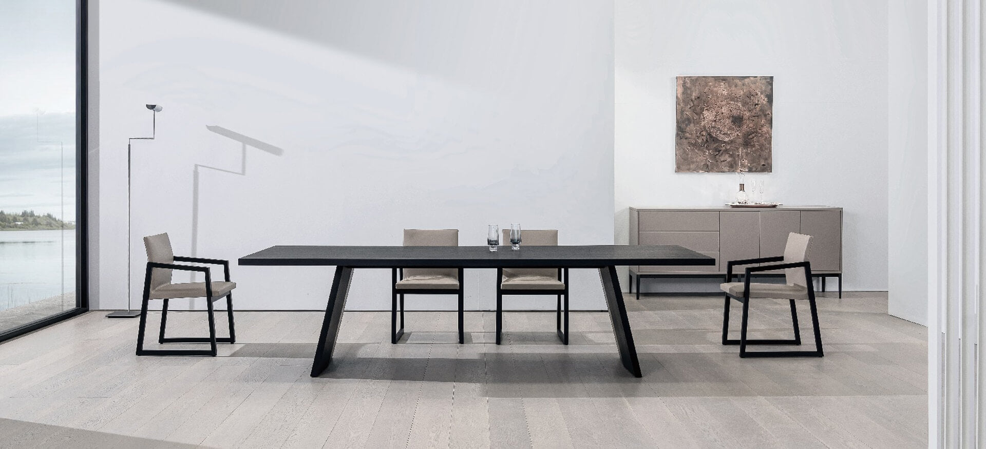 CAMERICH PI BORÐSTOFUBORÐ Í SVARGRÁRRI EIK 105x280 cm