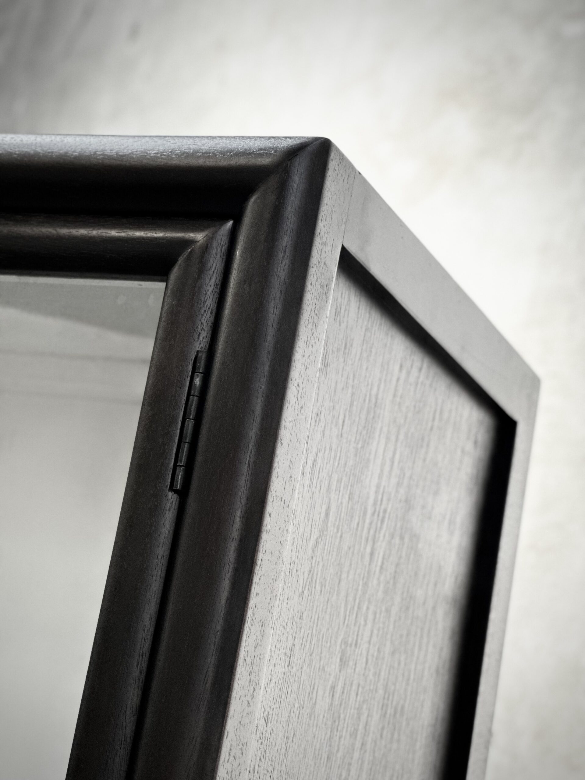 ZHANG SKÁPUR SVARTUR