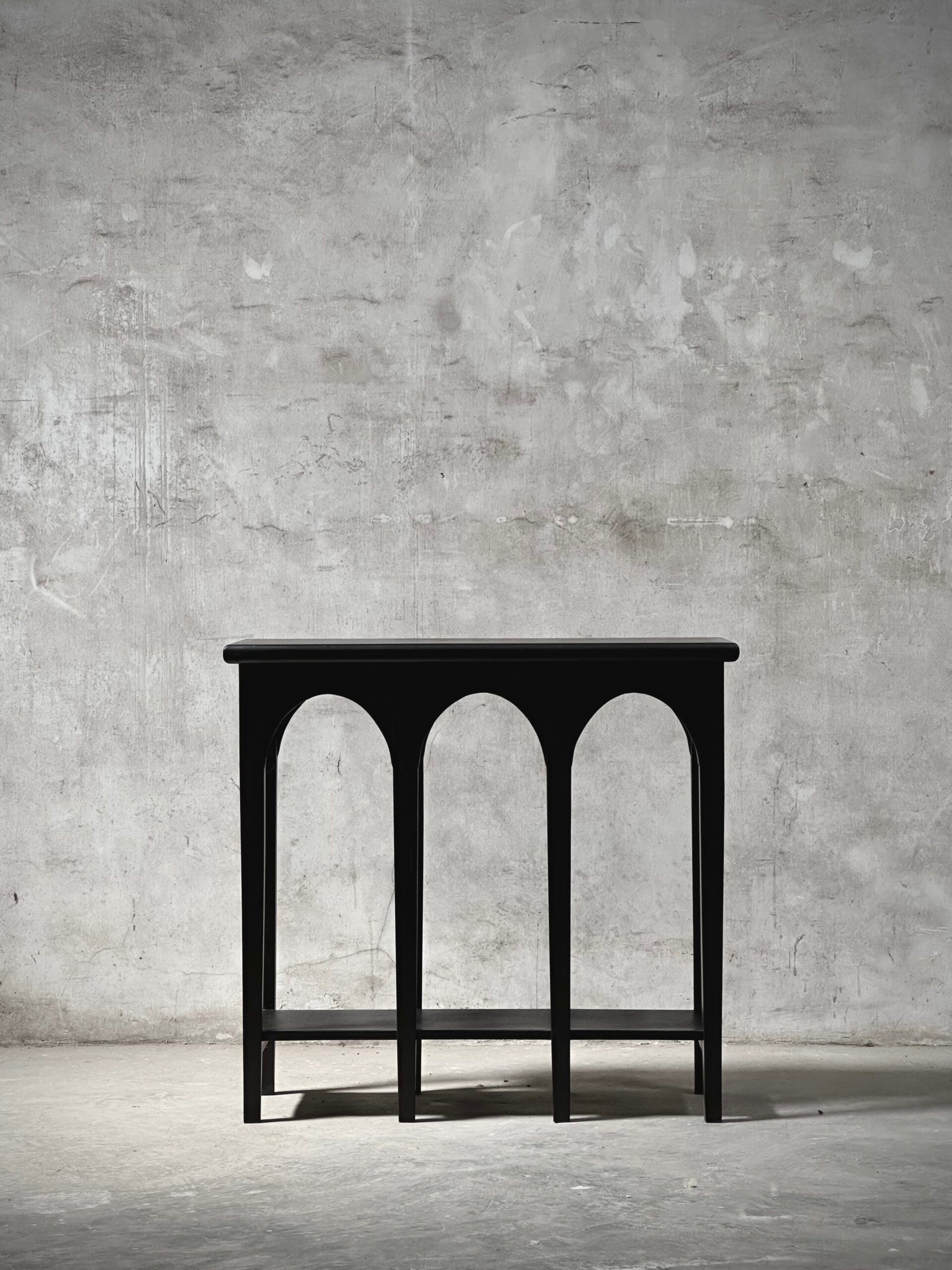 TUDOR GANGABORÐ LÍTIÐ 80X40X85 CM