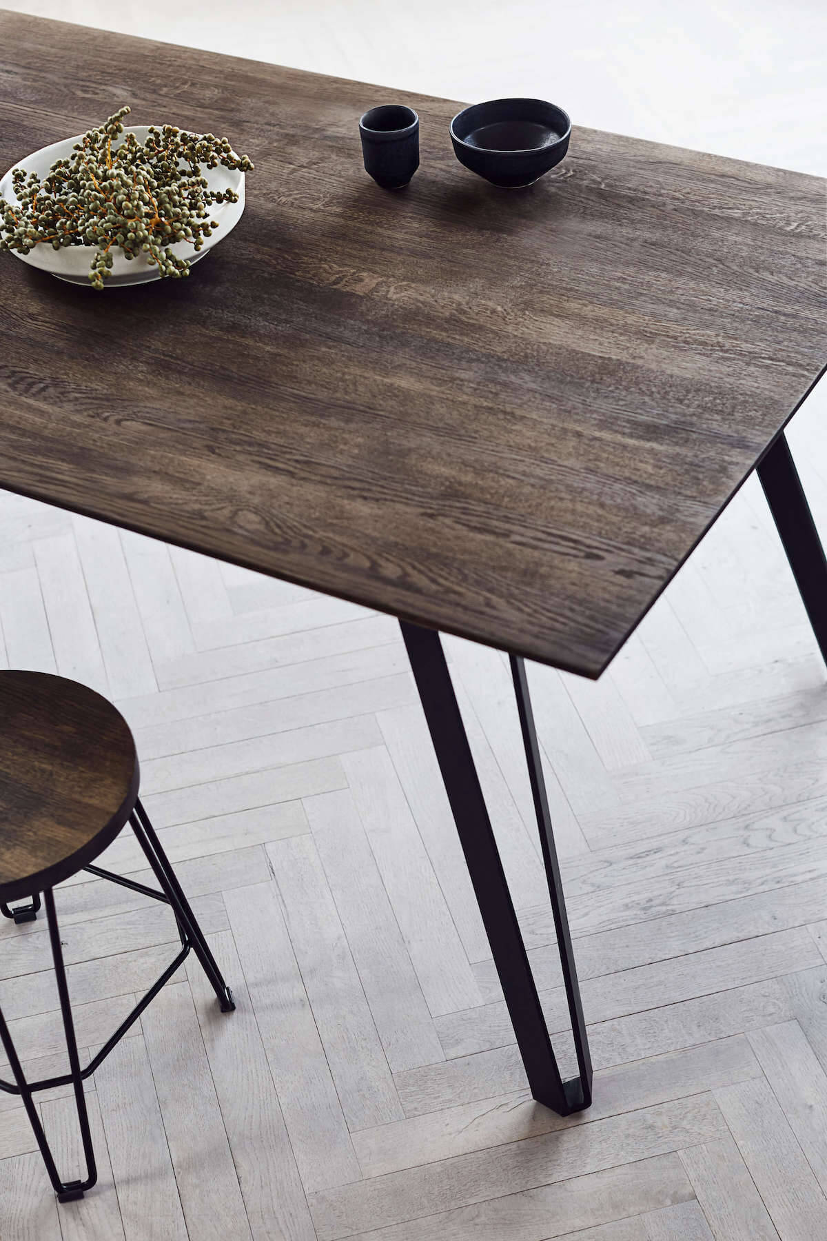 MUUBS SPACE BORÐSTOFUBORÐ REYKT EIK 100x220cm