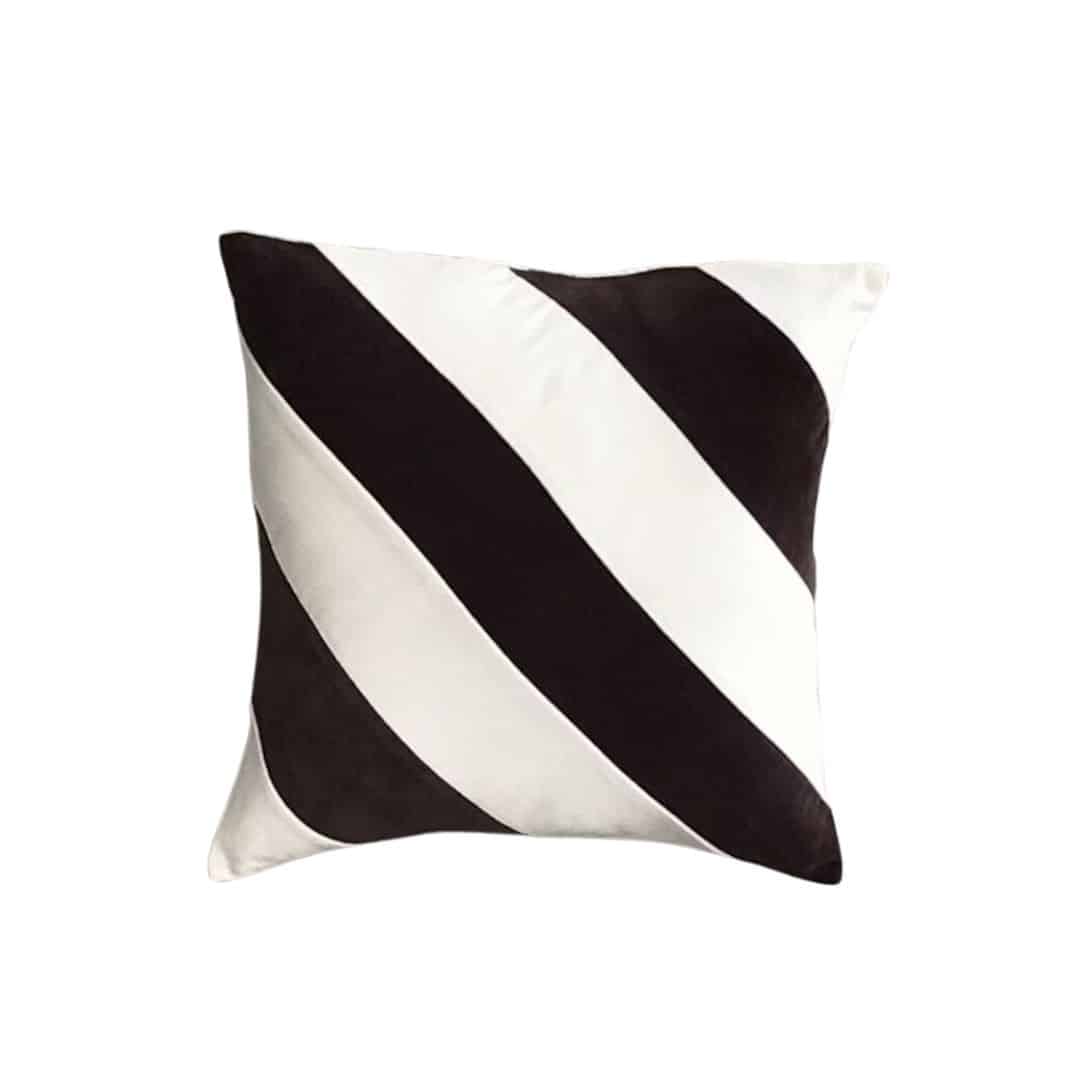 PÚÐI JULIEN VELVET OFF WHITE/BLACK