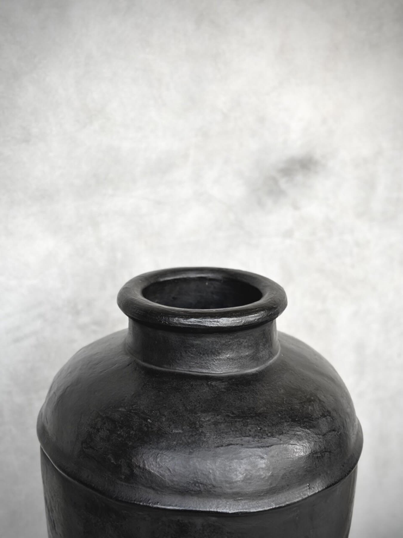 NOORI OBJECTS BOWO VASI SVARTUR Ø40 x H51 cm