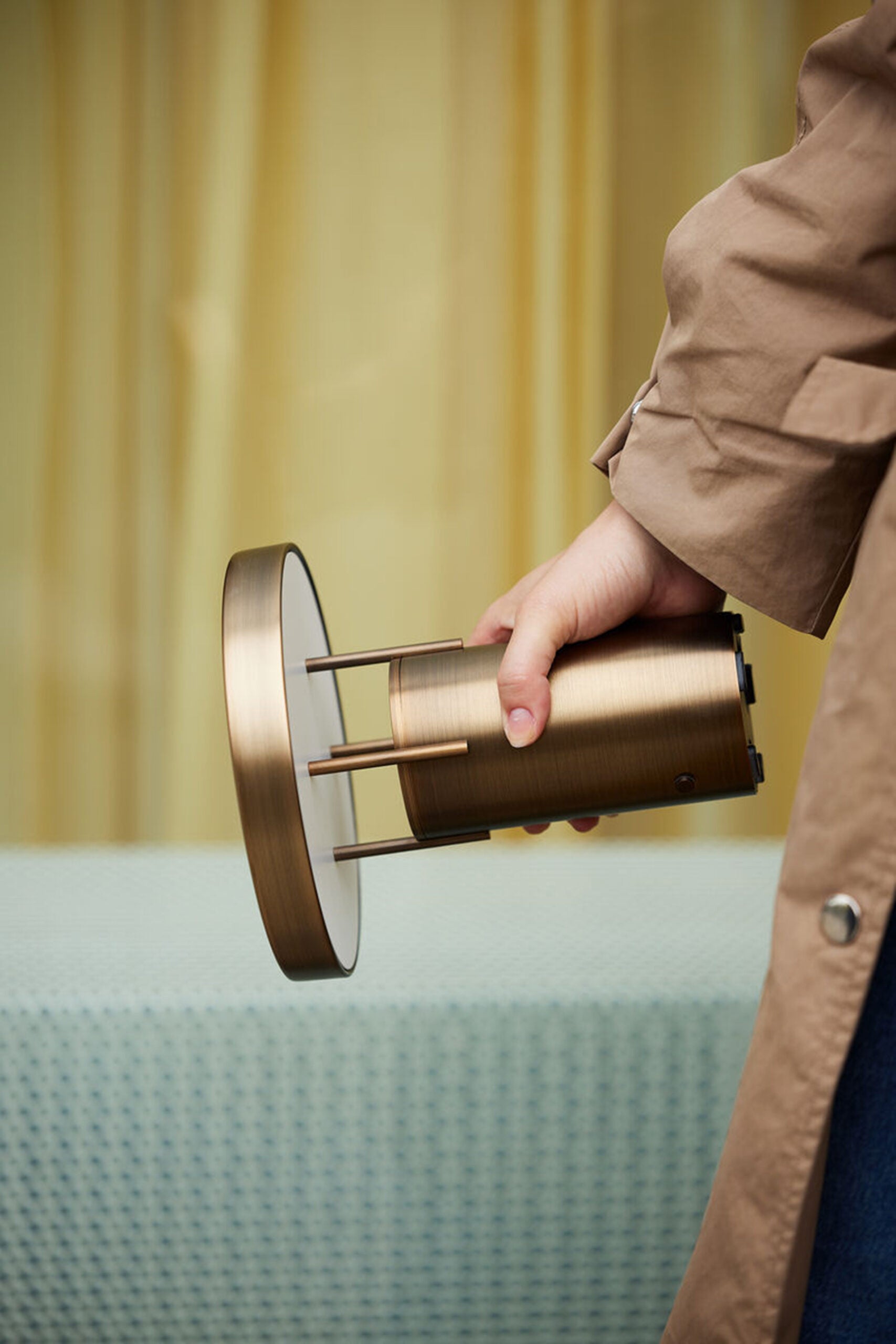 HÜBSCH HLEÐSLULAMPI BRING ME MINI PORTABLE BRASS
