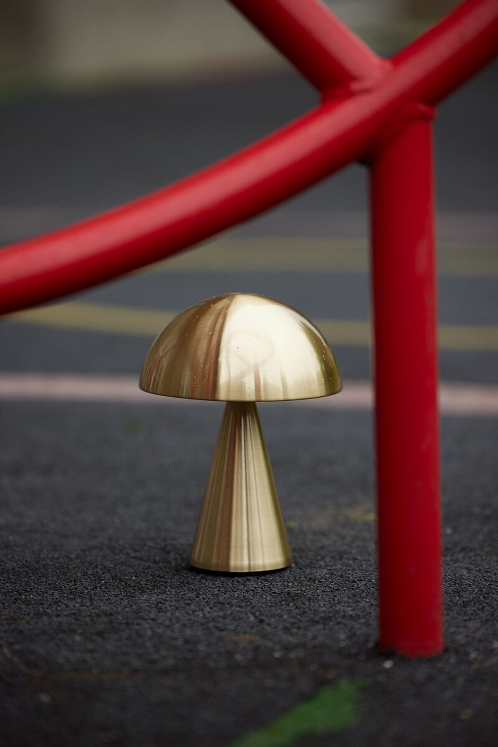 HÜBSCH HLEÐSLULAMPI MUSH PORTABLE BRASS